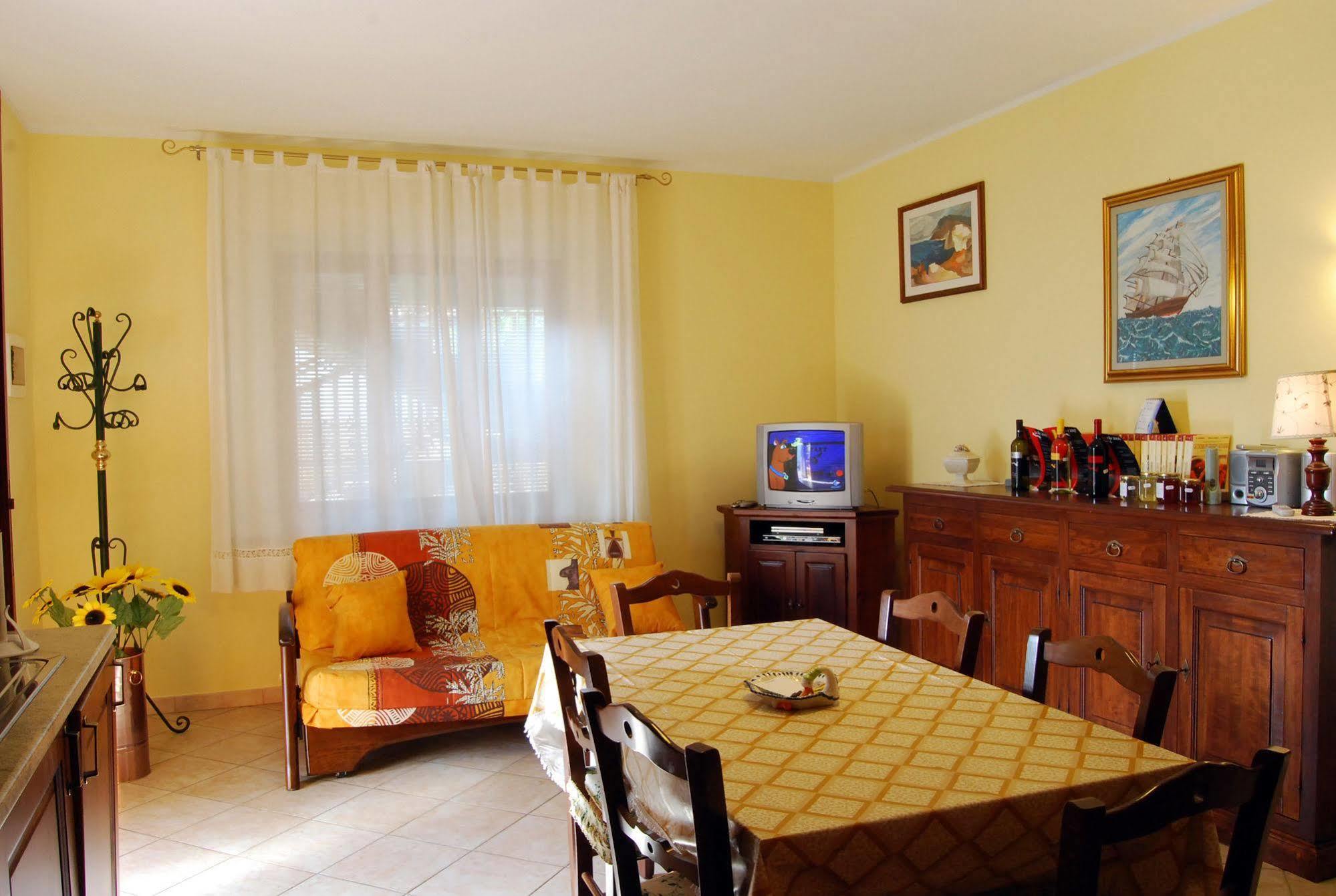 Camporgiano B&B Da Franca מראה חיצוני תמונה