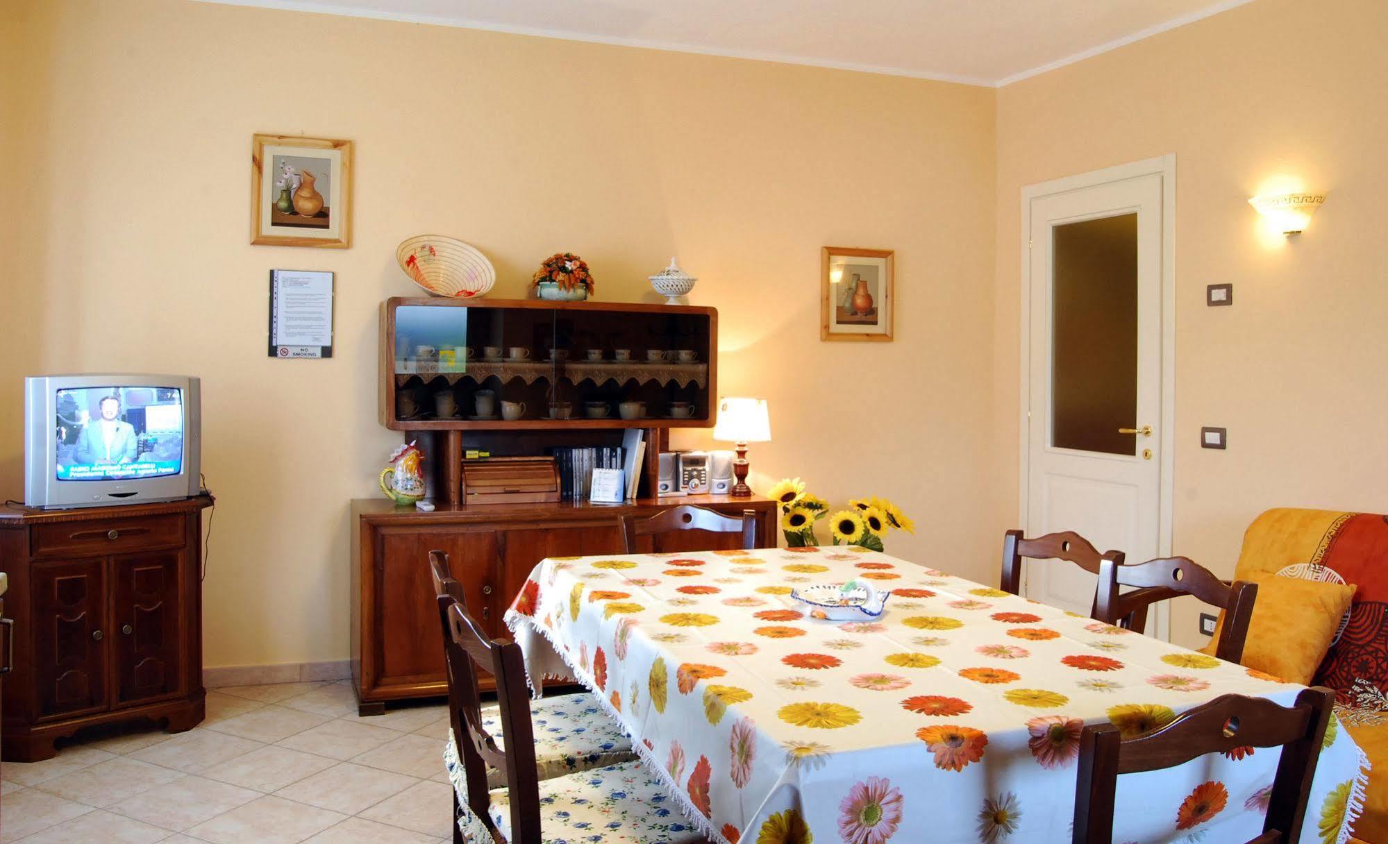 Camporgiano B&B Da Franca מראה חיצוני תמונה